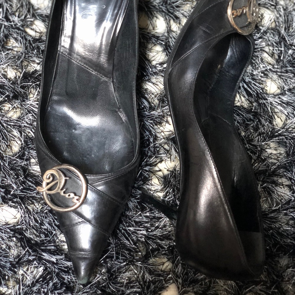 Dior black pointed toe pumps